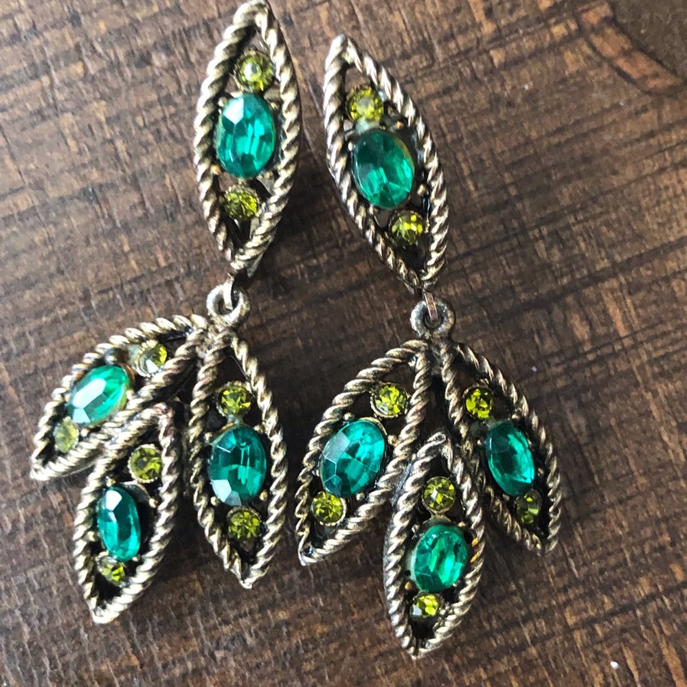 ✨Vintage✨ Hollycraft Vintage Clip on Drop Earrings